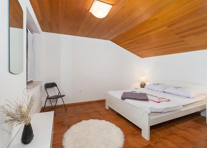 Marina Apartment *